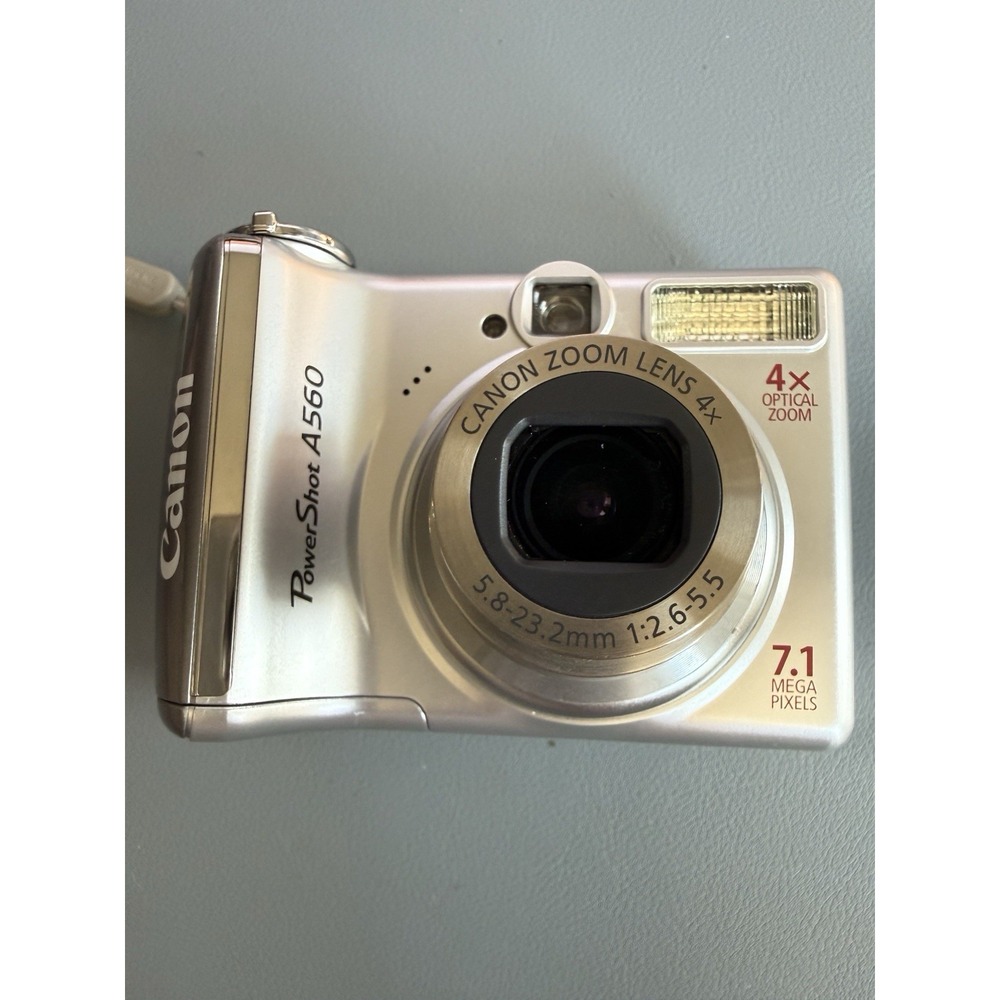 Canon PowerShot A560 7.1MP Digital Camera w/ Case Works Great